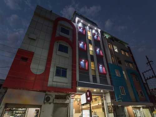 Hotel Mehar Residency Индор Екстериор снимка