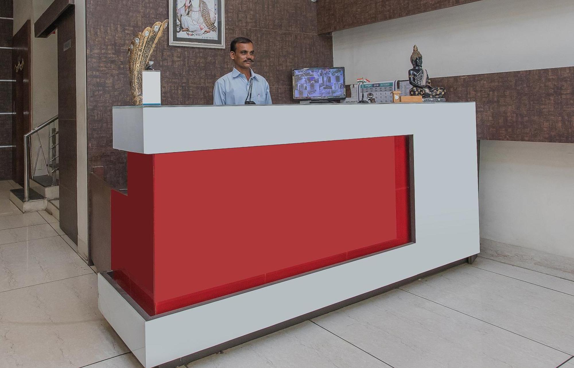 Hotel Mehar Residency Индор Екстериор снимка